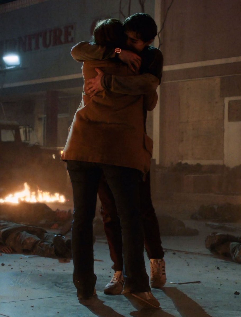 HanaFennie's tweet photo. Will being on his tippy toes does something to me https://t.co/beOm4bBdIK
