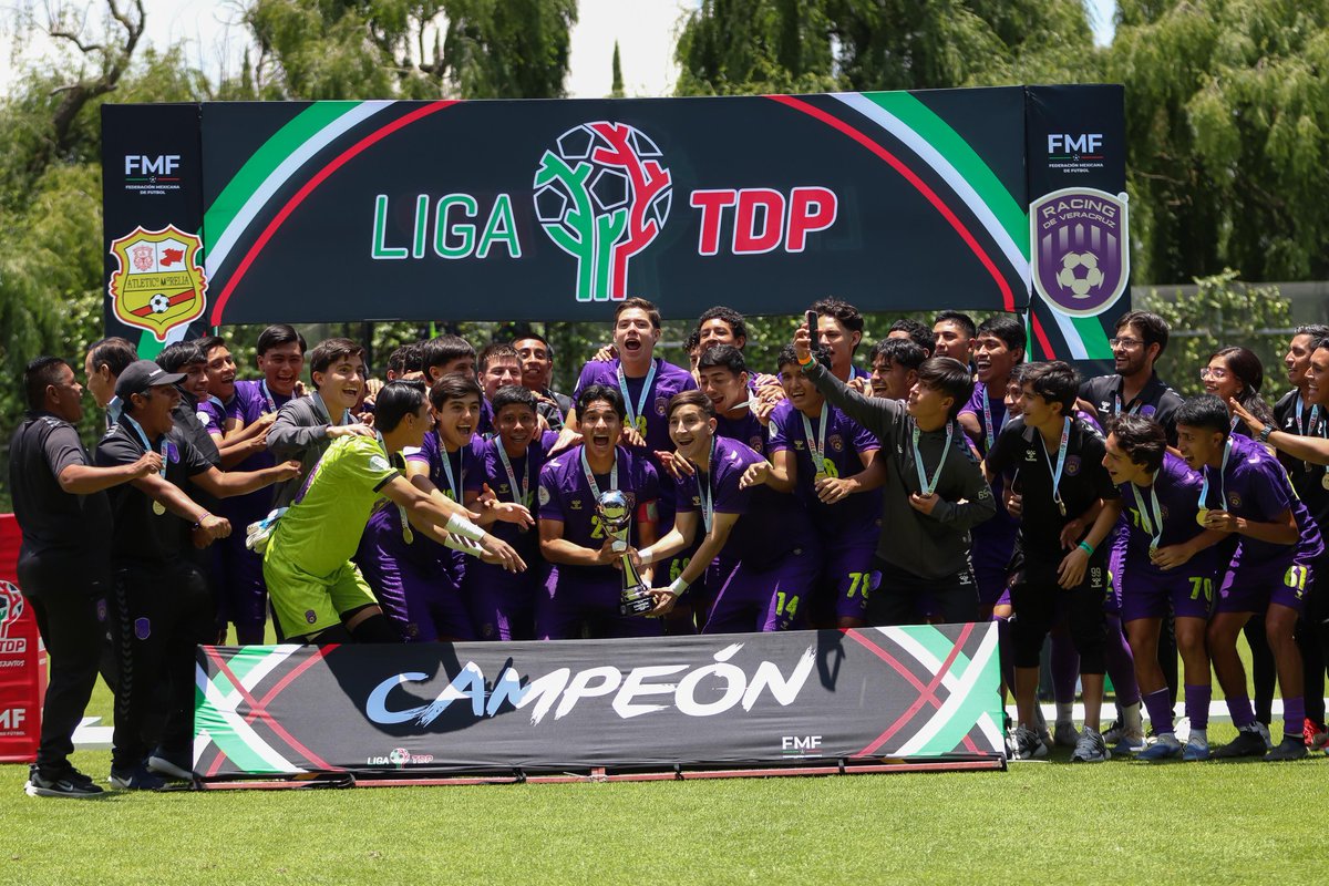 ParaComentarse's tweet photo. Con penal de Álvaro Vidales el @RacingVeracruz_ se proclamó campeón de filiales de la @LigaTDP al derrotar 1-0 al #AtleticoMorelia 
https://t.co/bNXp7o2Ado
#veracruz #bocadelrio #futbil #Raving #LigaTDP @ParaComentarse https://t.co/WGjjllZWse