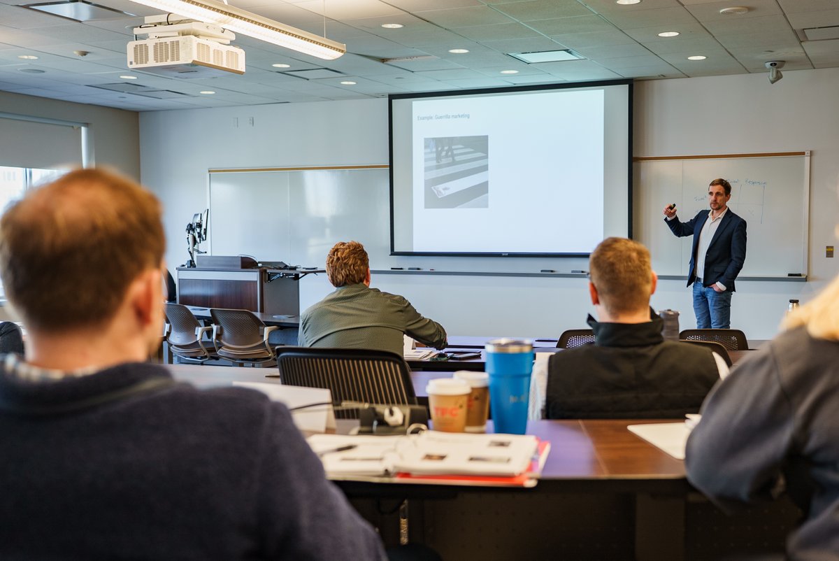 UHBauerCollege's tweet photo. Two essential skills to have in any role: leading people and speaking clearly.

We’ve got one-day sessions for both this summer.

#UHBauer

Enrollment info: https://t.co/r7sKQLtDcl https://t.co/zuuZgTGaAS