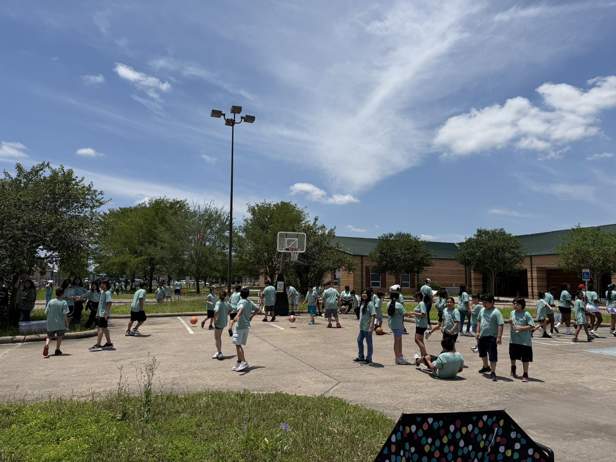 Tinsley_HISD's tweet photo. 🐢 Tinsley Fun Field Day 🐢 https://t.co/nrc8HgNrsA