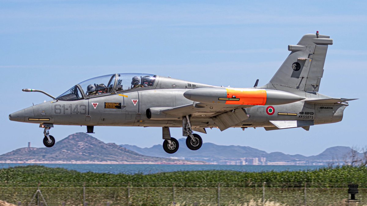 hugosspotter's tweet photo. Esta semana estos dos Aermacchi MB-339 del 61º Stormo de la Aeronautica Militare Italiana pernoctaron en la #BASanJavier y procedieron de vuelta a Italia en una navegación de escuela.
#Aermacchi #MB339 #AeronauticaMilitair
#61Stormo https://t.co/iUdBf8JCbu