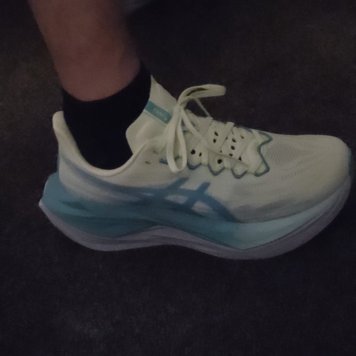 toorandom's tweet photo. Wow new running shoe @ASICSFrance Superblast 3 https://t.co/XkMfEt1TAV