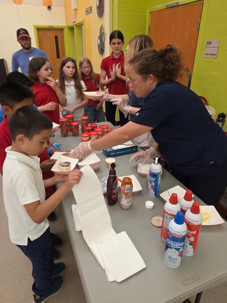 REDSTEM_Magnet's tweet photo. The school auction is over, but the students keep on winning. Today was an ice cream party for some lucky scholars who made the shortlist. The weekend is upon us, with four more days of school next week.
@REDSTEM_Magnet
#TeamRedSTEM
@HoustonISD https://t.co/LTgC39G8bM