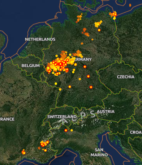 Flinky_sloth's tweet photo. Ist Wetter Menschen gemacht? Klimwandel soll es ja sein. Warum ist nur über Deutschland und winzigsten Teilen Europas gerade Unwetter? Wer macht denn sowas? 😳 https://t.co/ImIACBgny0