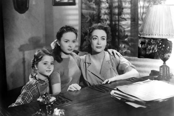 ClassicMovieHub's tweet photo. "But other than being a homewrecking murderess, who is Veda, exactly?" - Noir Nook's Karen @TheDarkPages shares thoughts on Veda’s Villainy in  #noir classic Mildred Pierce :) #TCMParty https://t.co/PR2qCWh84b https://t.co/Li70xmqUxi