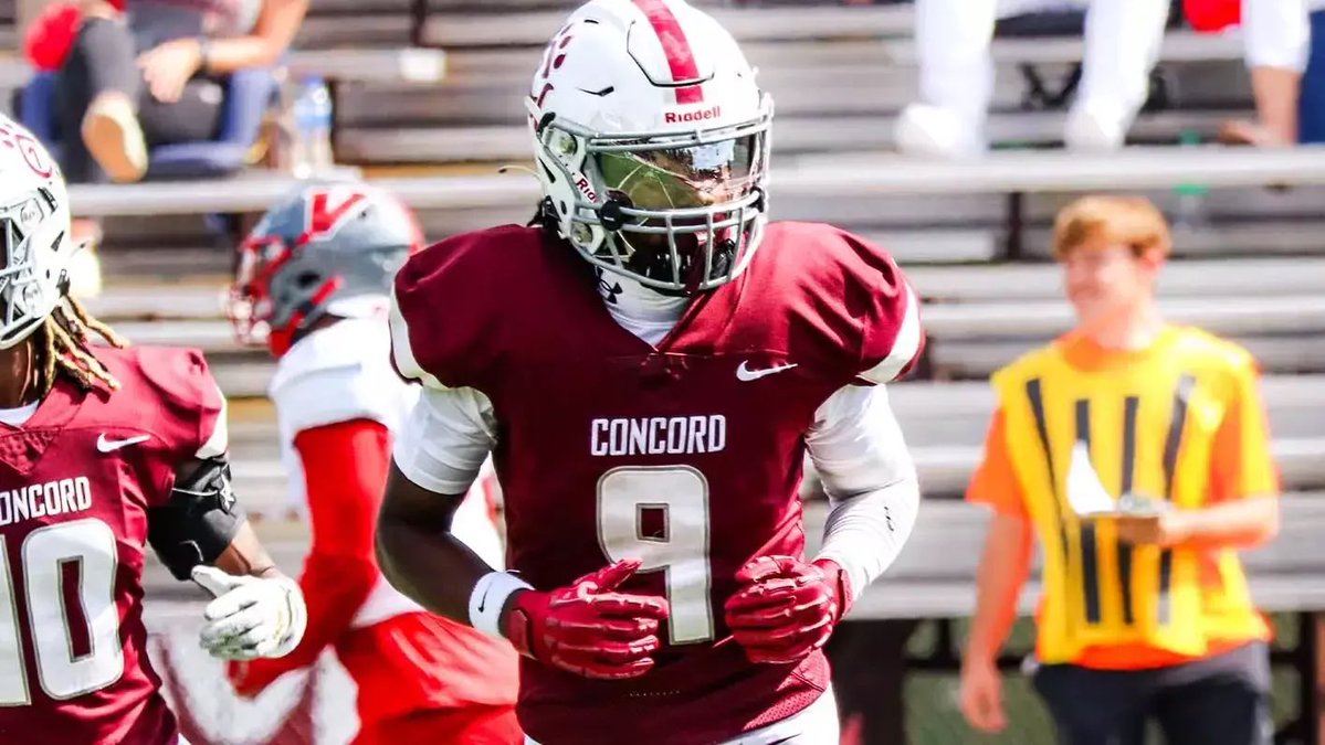 TristianTurner8's tweet photo. After a great conversation with @_lvbunkley I am Blessed to receive an offer from @ConcordFootball !!! @e43fitness  @CUCoachEdwards @AntonioHall336 https://t.co/RYw9z72dCj