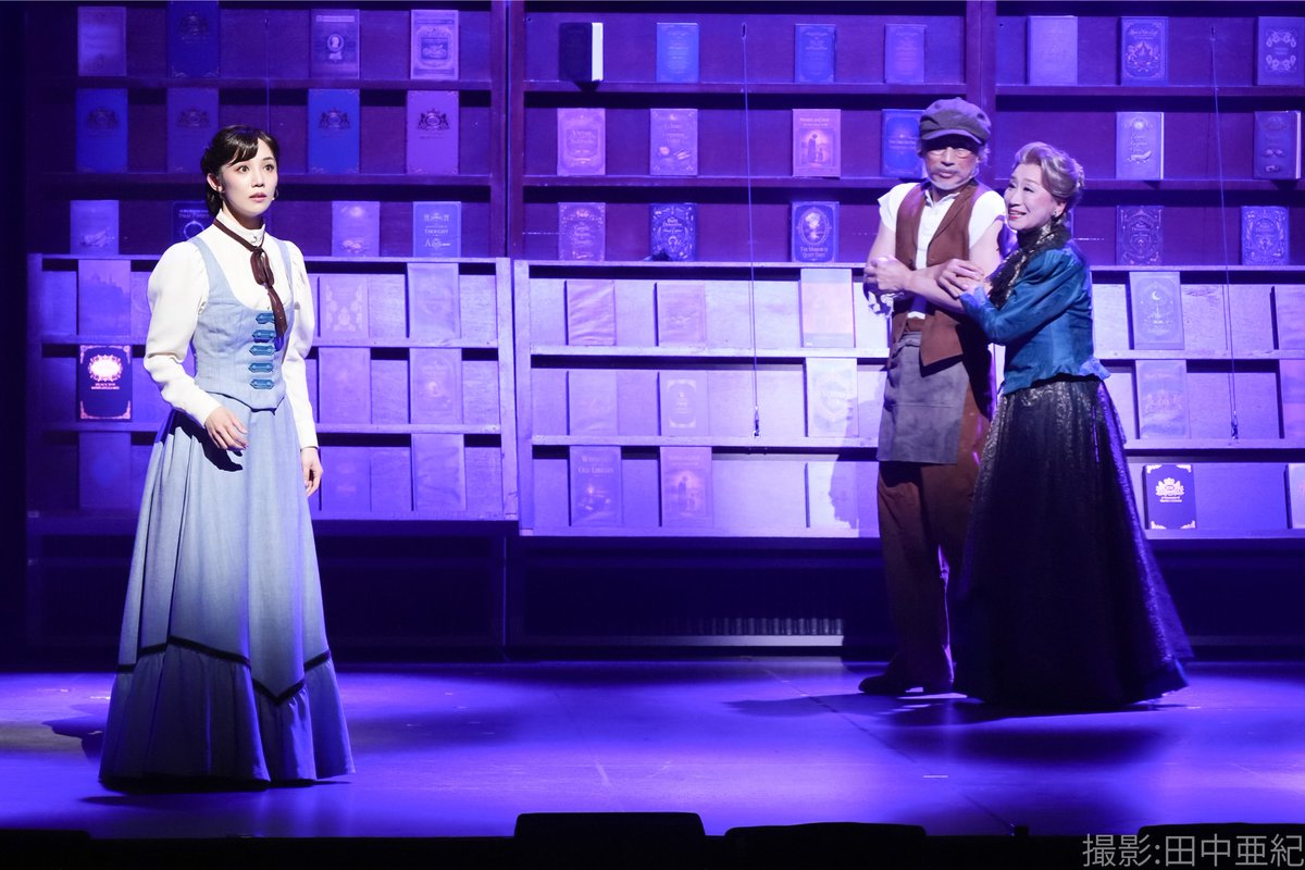 redbook_jp's tweet photo. 📕ミュージカル『レッドブック』  
本日は《12:30/17:30》公演です🎪✨  

当日券は開演1時間前より、劇場の当日券販売窓口にて販売いたします🎟️

東京公演は、いよいよ残り2日。
皆さまのご来場お待ちしております✨️

#レッドブック https://t.co/z6hHJhrr78