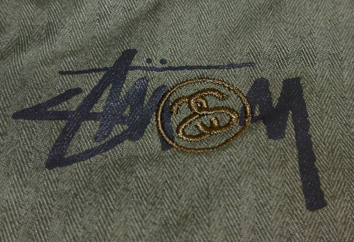 create_gv's tweet photo. ブランド名:STUSSY ステューシー
品名:ヘリンボーン地 ストライプ柄パイピング ワイドシルエット ワークチノパンツ
カラー:オリーブ
価格 ￥15540(税込)

販売中商品一覧
　⇩　⇩
https://t.co/CQwFvudott

#クリエイトグッドビジョン

#お洒落 #ヴィンテージ #デッドストック #レア #希少 #入手困難 https://t.co/zjoWZ2Qwge