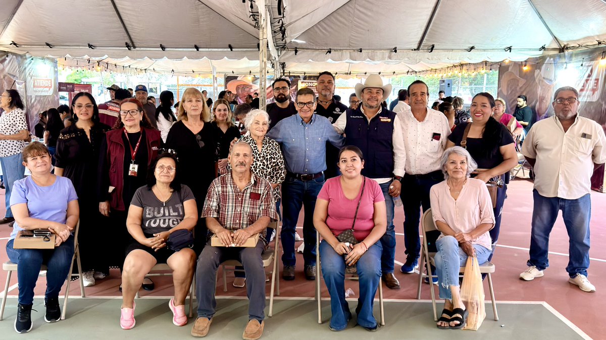 BarrazaAlmazan's tweet photo. Muy buena participación de las familias de la colonia #VillasdelRey en la jornada “Sonora Atiende”, donde se brindaron servicios y atención directa a la gente.
.
.
.
#hermosillo #NorbertoBarraza #FeriadeServicios #Bienestar https://t.co/icUS0tOgHr