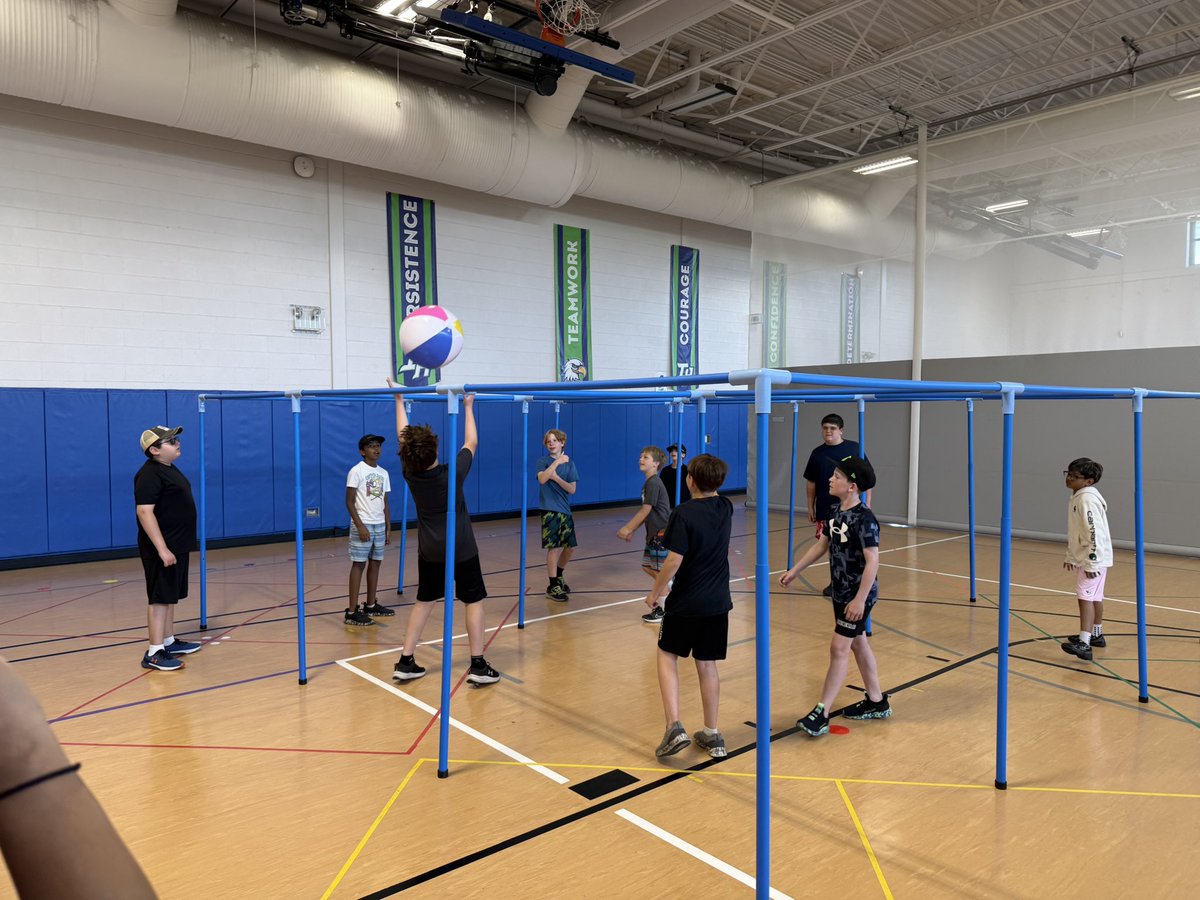 hansenclass5's tweet photo. Field Day fun!! We had the best day! #ivyhillleague https://t.co/zoQEPbwdkb
