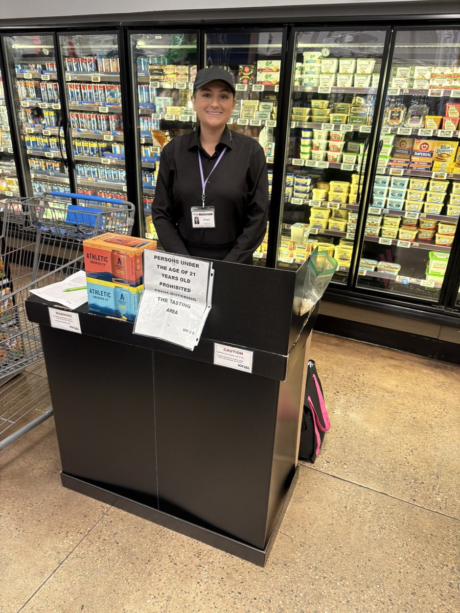 Wild_Heart18's tweet photo. #athleticbrewing #ralphs #socialsampling 
@athleticbrewing @RalphsGrocery @socialsampling https://t.co/KTv4KLdiFx
