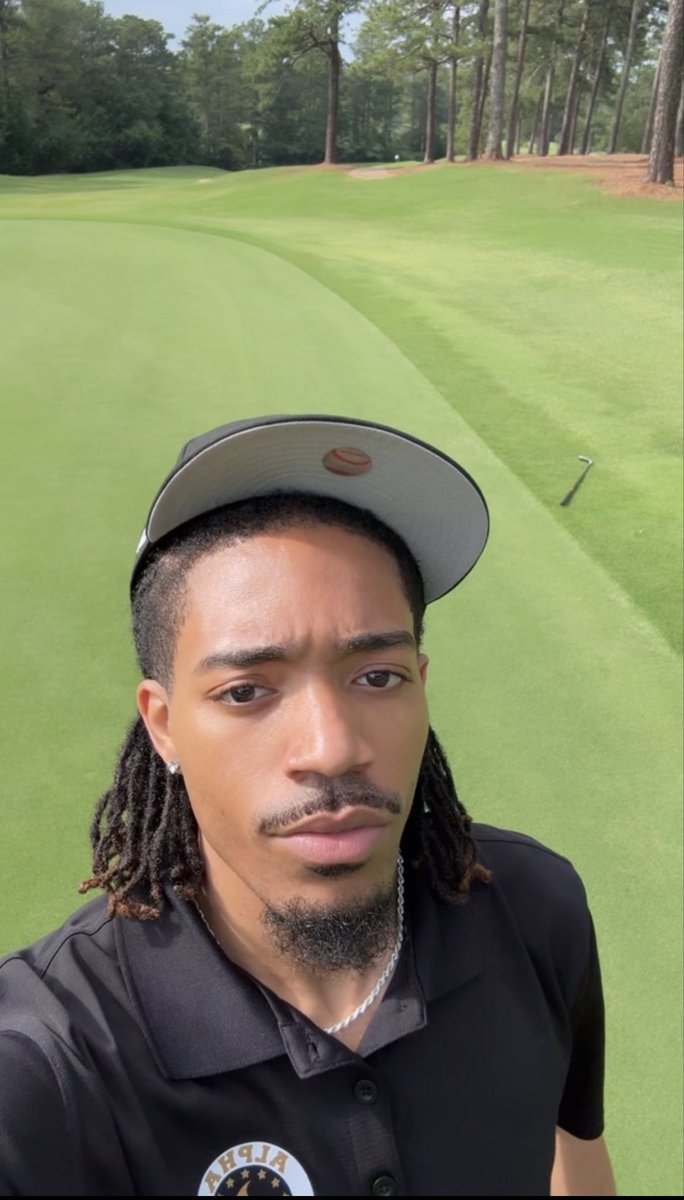 4stackssss's tweet photo. let’s go golfing https://t.co/7DvQyRPtY9