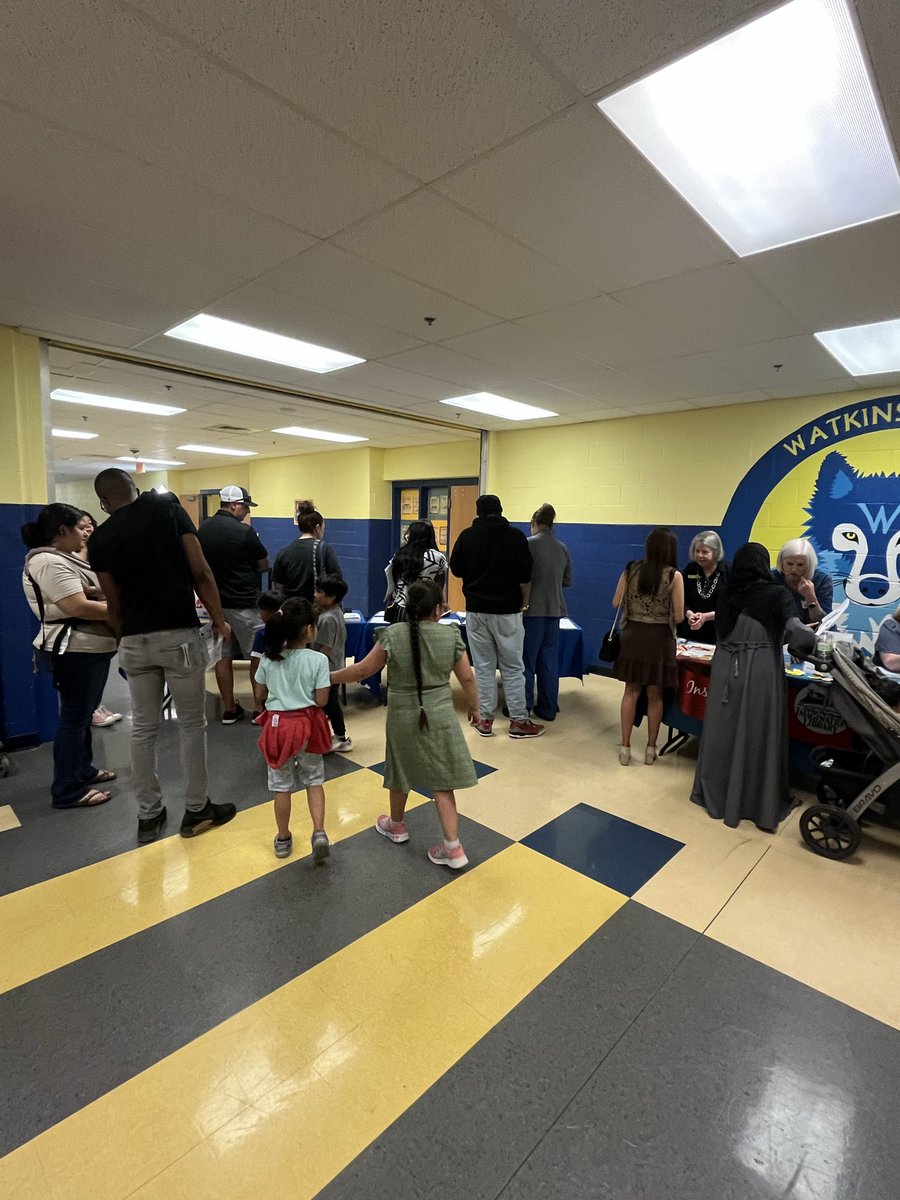 wmesap's tweet photo. We welcomed our newest wolves today during Kindergarten Orientation 💙 🐺 💛 @PrincipalWMES @WatkinsMillesAP @Milonchapurple @WMESCommunity https://t.co/ZZeVAZ714M