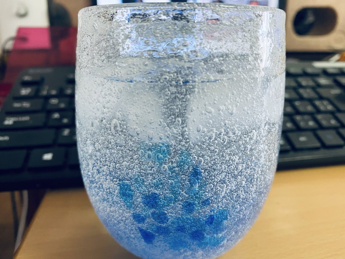 moontycho's tweet photo. 暑くなってくると使う、お気に入り自称、
🫧しゅわしゅわグラス🫧🫗
沖縄のお土産だったような…😁 https://t.co/GzC2phaSC1
