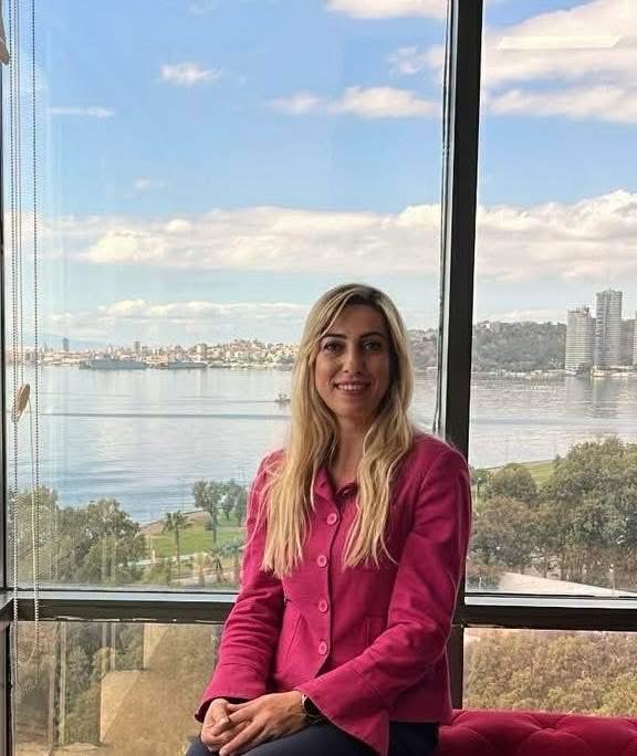 zeynepkanter's tweet photo. Birliğimizin, kardeşliğimizin ve dayanışma ruhumuzun en güçlü şekilde hissedildiği; ortak değerlerimizin yeniden hatırlandığı mübarek Kurban Bayramı’nın ülkemize ve tüm İslam âlemine hayırlar getirmesini diliyorum.

Rabbim kesilen kurbanları kabul eylesin.

Hayırlı Bayramlar https://t.co/UoKyxffo1N