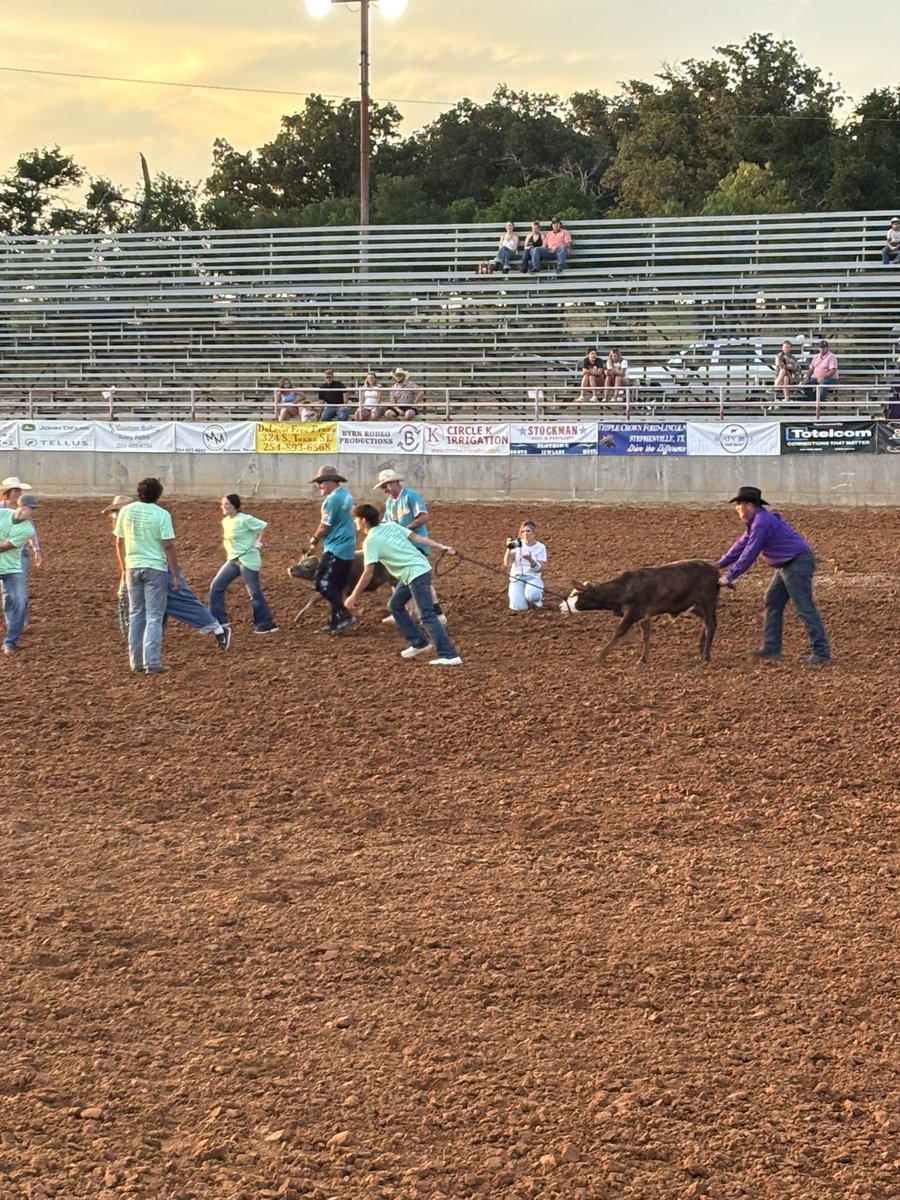 CoachWhitaker3's tweet photo. We implemented some new open field, non contact, tackling drills tonight at summer skills! #BlueCollar https://t.co/5KYgbsj23L