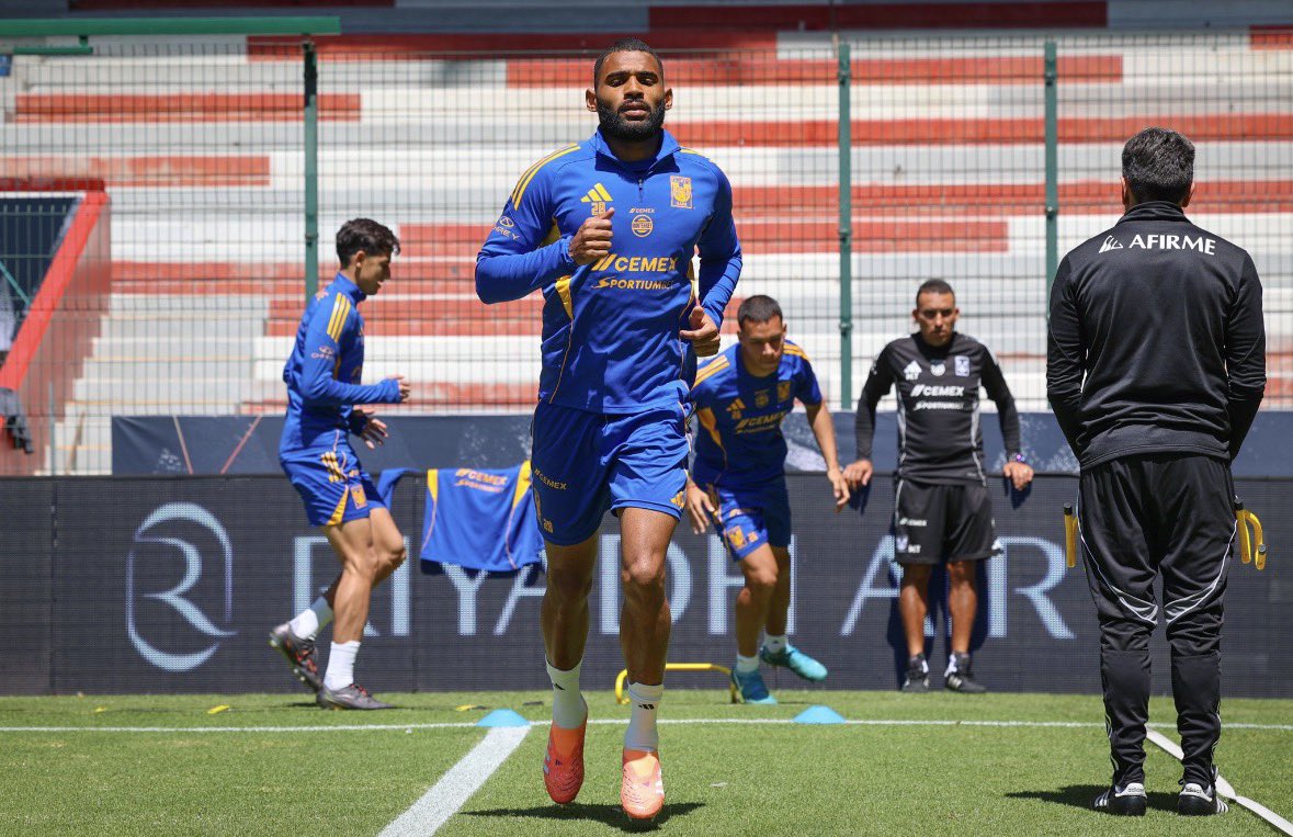 laserdnahuel's tweet photo. Sigue el juego sucio en Toluca.

A Tigres le programaron el entrenamiento en el Nemesio a las 11:00 am, bajo un sol infernal. 

Toluca entrenó a las 6:00 pm, cuando el sol ya se había ocultado.

Mañana tendremos todo en contra, pero aun así nos la van a pelar.
#DiablosTwitteros https://t.co/ARx2xh7Egb