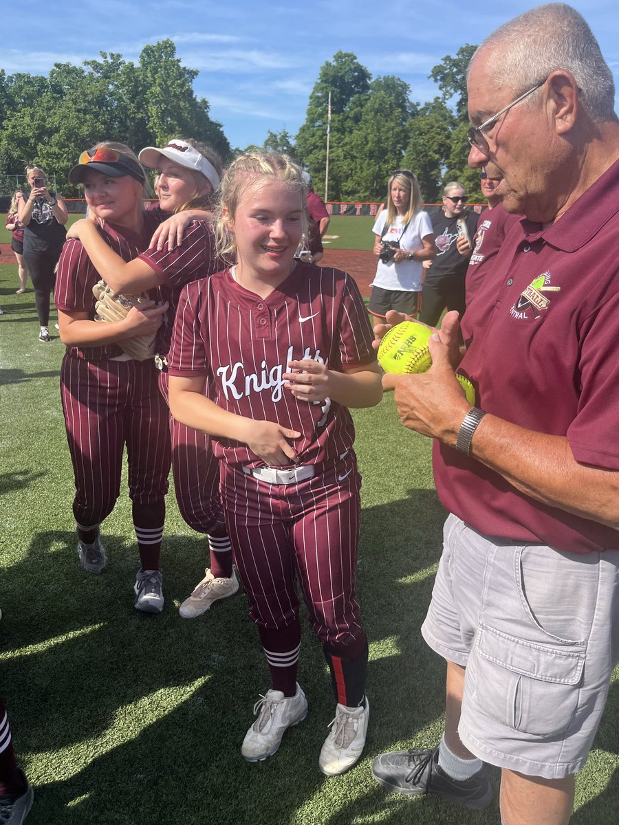 WhgCCAthletics's tweet photo. So proud of our 🥎 team. Not just for winning, but the way it handled its business. Group had a lot of character &amp; resolve. Showed it in the state tourney. Rallied in the opening round to win, won in extras at basically midnight &amp; spotted Wahama 2 runs today. Never flinched. https://t.co/WA62pR48zu