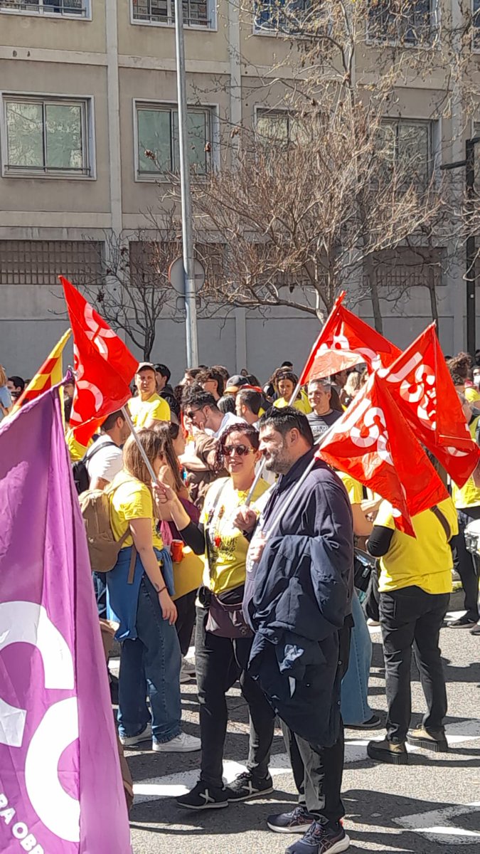 EnsenyamentUSOC's tweet photo. 📢 La pressió dels sindicats convocants i la mobilització sostinguda dels treballadors i treballadores comencen a donar resultats.

La RESISTÈNCIA i la DETERMINACIÓ del col·lectiu han estat claus per arribar a aquest preacord.

Des de FEUSOC analitzarem el seu contingut amb detall i, en els propers dies, decidirem si mantenim o aixequem la convocatòria de vaga a l'escola pública.

💥 LA LLUITA SERVEIX. Quan el sector es mobilitza, les coses es mouen.

#AcordEducacióSindicats
#EducacióPública
#MésNit3Cat