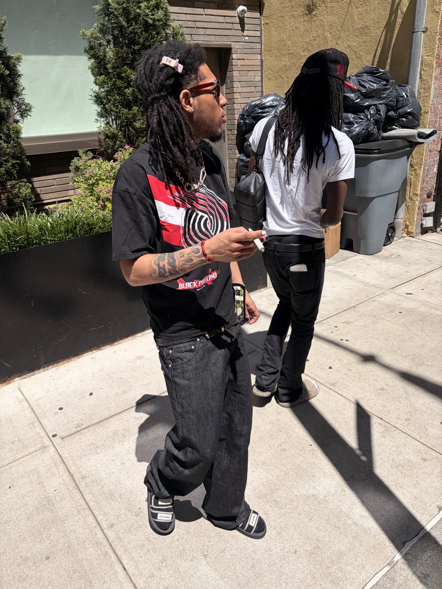 ShawtyRokkk's tweet photo. Im in ny wit dat shank but i rlly Kant wait tø get bakk tø my pistøl…. https://t.co/t6AGNWCg0H
