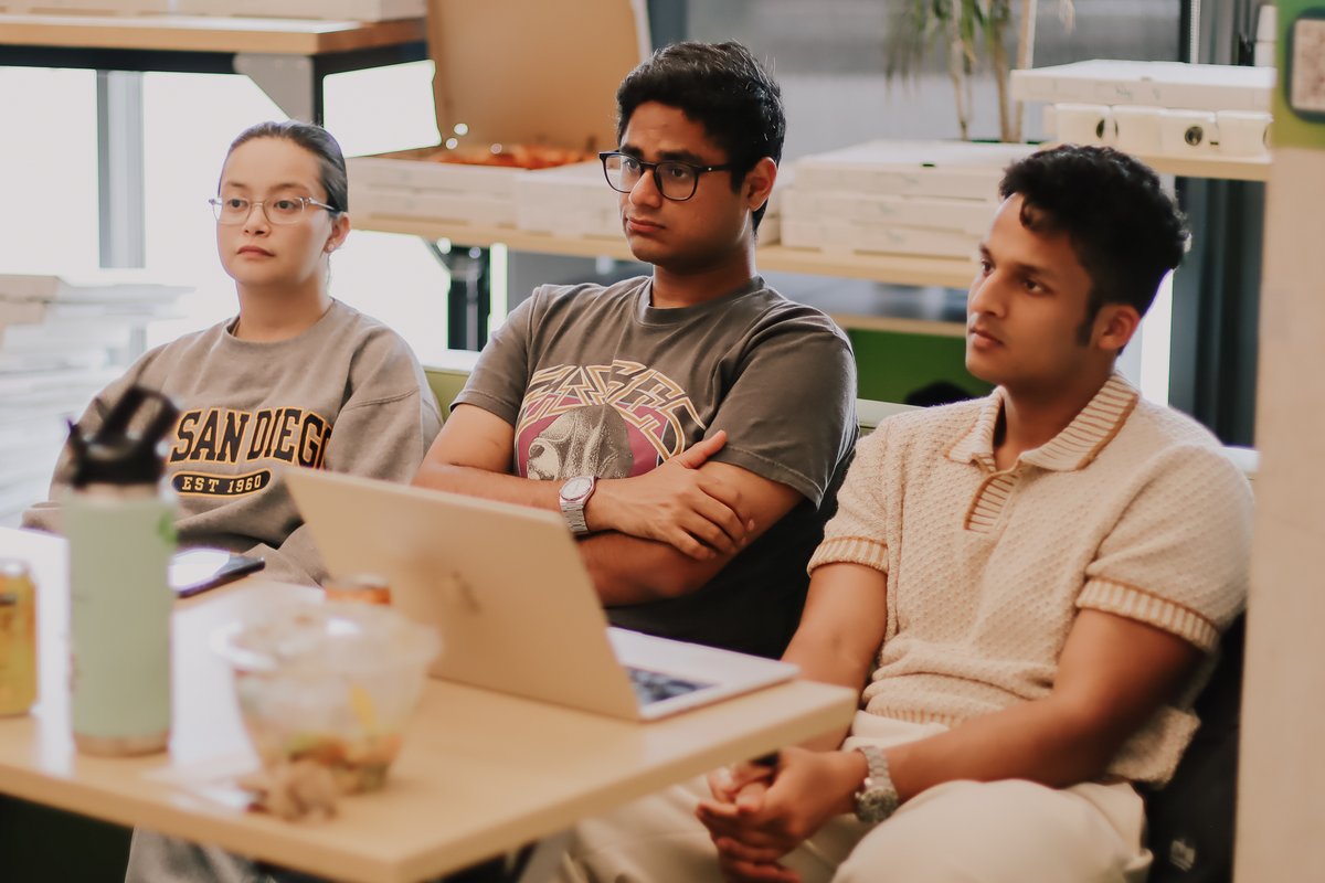UCSDsurgery's tweet photo. The first @UCSDReimagine Design-a-Thon was a success! Hear these students' solutions to bridging the living donor-recipient gap at the Pitch Competition this Monday!

🗓️June 1, at 4 p.m.
📍The Basement, Design and Innovation Building

#UCSDSurgery https://t.co/3FKPYYb2o9
