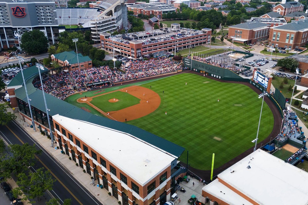pat_timlin's tweet photo. Milwaukee has snow on their field for half the year, and practices at the main student gym on campus. 

Auburn can play outside year round, and has a 10k sqft baseball specific facility that cost ~$5 million. 

The Panthers are America’s team. https://t.co/8oqvCJpAZY