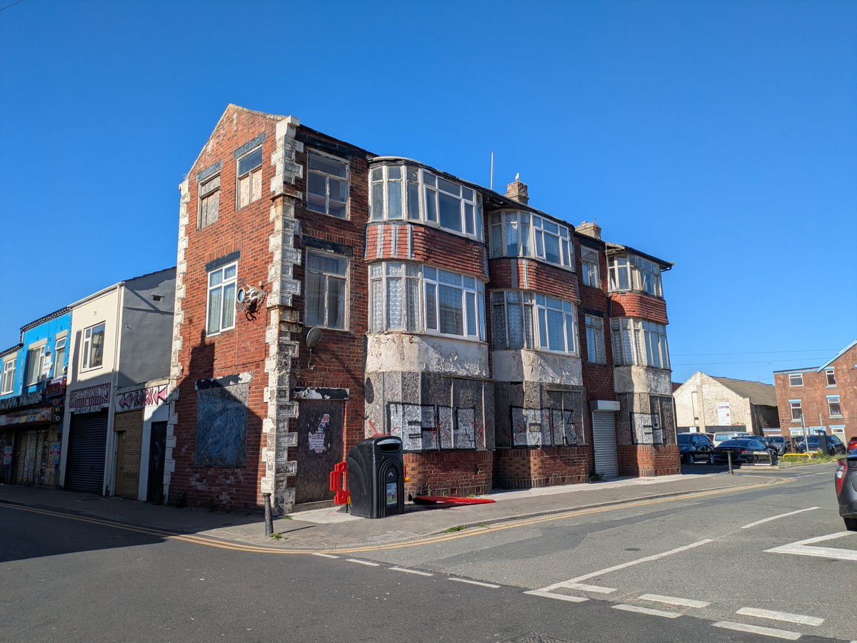 RestoreF49525's tweet photo. Foxhall, Blackpool.

A stone's throw from the seafront. The promenade. The tower.

This is what tourists see. This is what residents live with.

The political class has had decades to act. They haven't.

Join Us:
https://t.co/N4hfwfneak https://t.co/p2T29u0jbh