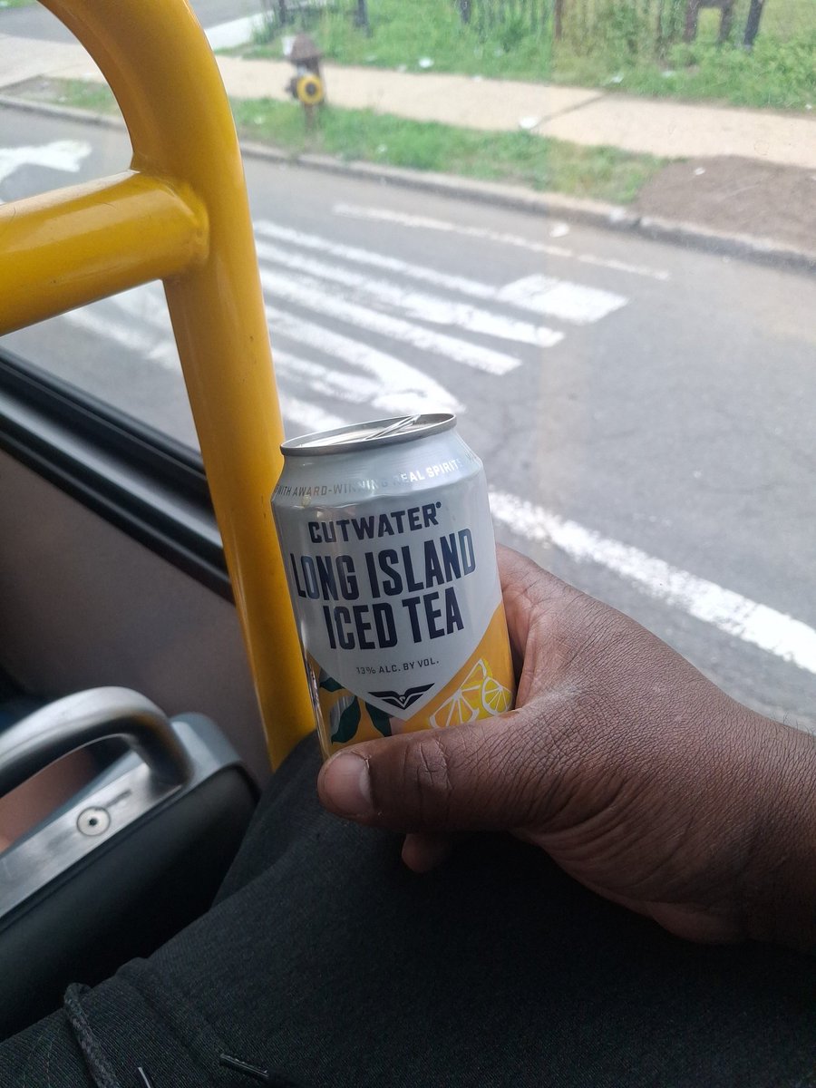 notoryous21's tweet photo. @fux0uttahea bus cut water!! I may not make it home 😆😆 https://t.co/vfaZeUrH6L