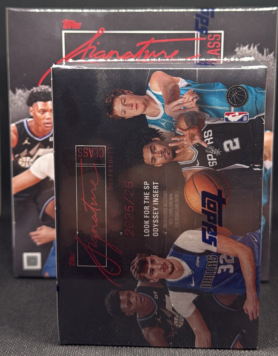 KKATCCards's tweet photo. Giveaway 3

1 winner takes both.

2025/26 Topps Signature Class mega box AND blaster box. Shipping on me.

To enter:

•Follow @KKATCCards
•RT this post
•Tag a friend

Goal: 1,250 followers. Help us get there. https://t.co/4uIyf27YDF
