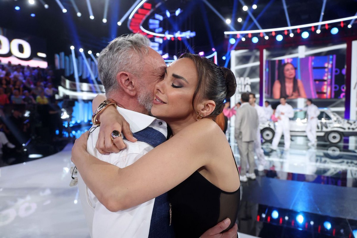 Chenoa's tweet photo. Es que soy muy fan de Rafa de #LaUnion!! ❤️ Por si no había quedado claro! 🤣🤣🤣 #TCMS7 

📷 @JoseIrunFoto https://t.co/zLfX0cxk2U
