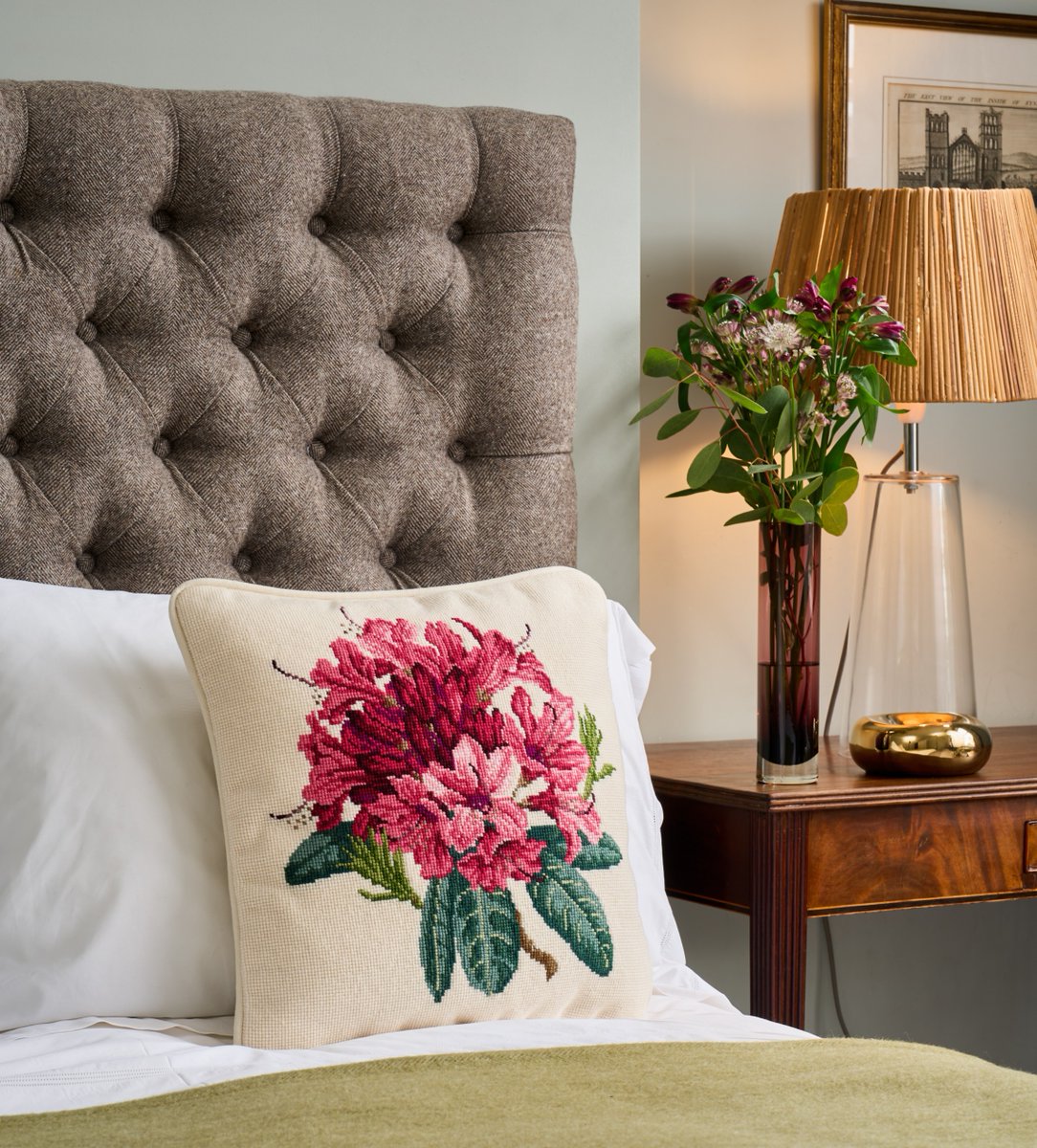 needlepoint's tweet photo. 20% off floral favorites from Elizabeth Bradley Design 🌼 Discover Victorian Cross Stitch with Elizabeth Bradley's British-inspired needlepoint kits! https://t.co/MwMaIc6kMW https://t.co/NruXQD2Auw