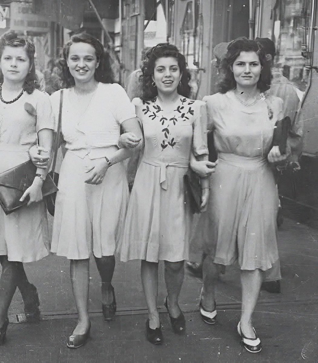 Nervana_1's tweet photo. Believe it or not, this was Cairo 1942. https://t.co/N96qkA4I7O