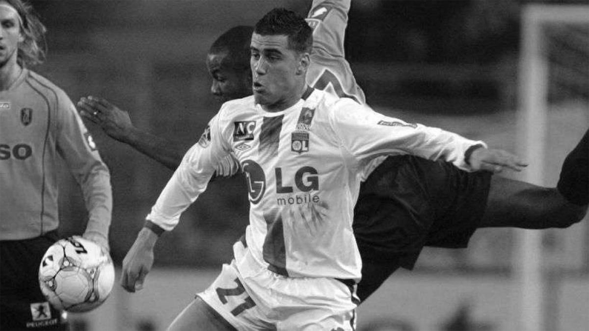 FCSM_officiel's tweet photo. ⚫️ Le FC Sochaux-Montbéliard a appris avec une profonde tristesse la disparition de Bryan Bergougnoux, entraîneur adjoint du Havre AC et ancien adversaire régulier de notre club sur les terrains.

Nous présentons nos plus sincères condoléances à sa famille et à ses proches 🕊️ https://t.co/ZudHgZh1JM