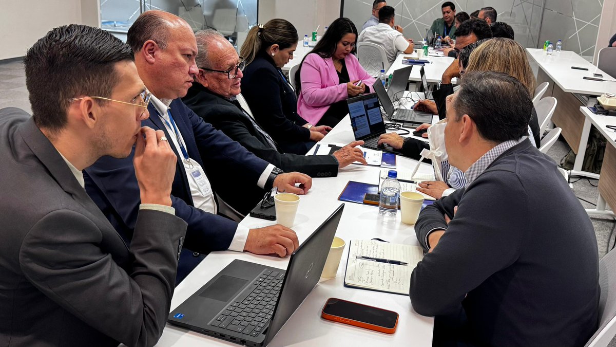 CONATELHN's tweet photo. 📡#Conatel y UIT: Día 2 ✅ Taller de Ciberseguridad. Diseñamos un sistema de inteligencia contra amenazas cibernéticas.  

Más seguros, más preparados 🔐

#Conatel
#Ciberseguridad https://t.co/JHyRhBaUQ7