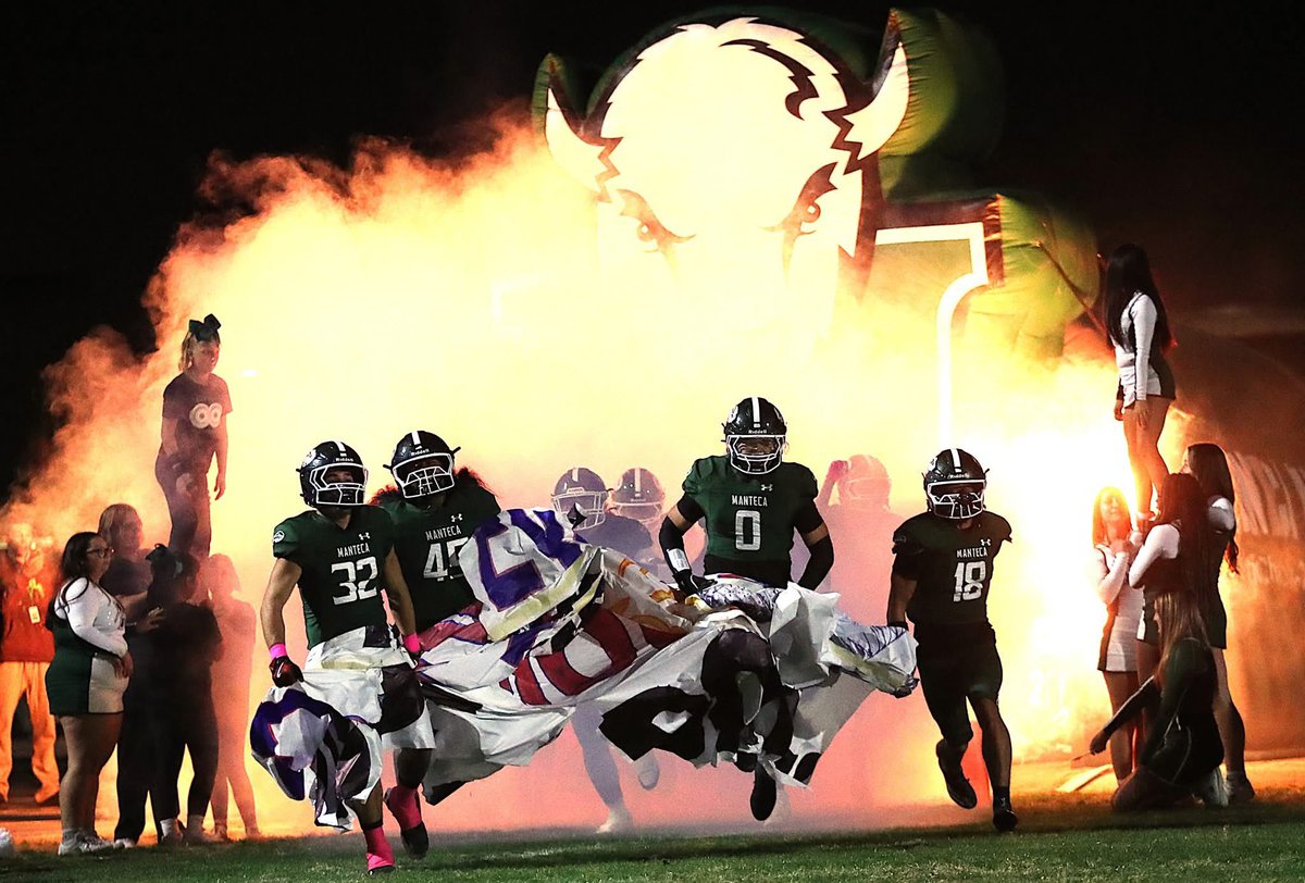 MantecaFootball's tweet photo. So proud of the Class of 2026 Buffs!  You owned the town, you owned the VOL, now go own the World!!! 🦬🏈❤️💪🏼@MHSBuffsAth @whitehat209 @MantecaSports https://t.co/MmX3TYMdu3