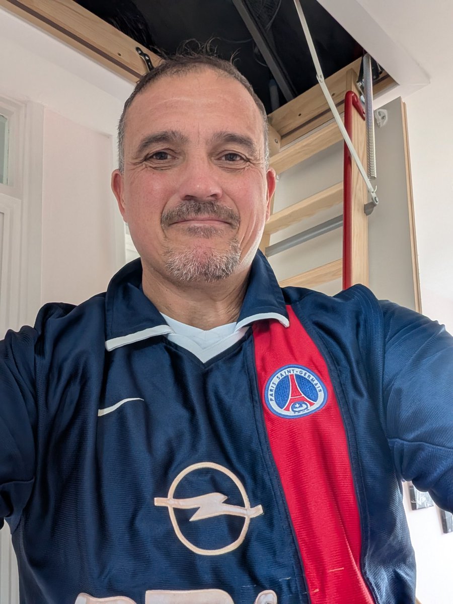 AgingBull73's tweet photo. Just for one day ...
Found it from the attic after visiting Paris 30 years ago 
Coy on #psg 
NL never that colour 🤍🤍🤍 https://t.co/MUzcUnbRPT