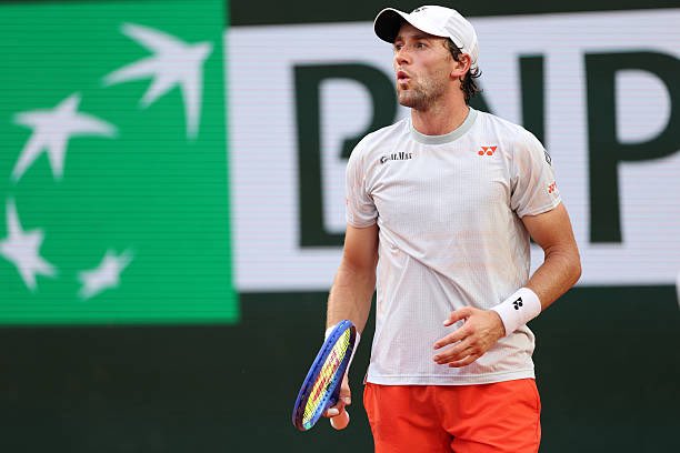 TheTennisLetter's tweet photo. João Fonseca and Casper Ruud will face each other in the Round of 16 at Roland Garros. 

They’ve never played before. 

The teenage superstar who just took out Novak Djokovic vs the 2-time Roland Garros finalist.

Who wins? 🇧🇷🇳🇴 https://t.co/13zd2BsNCH