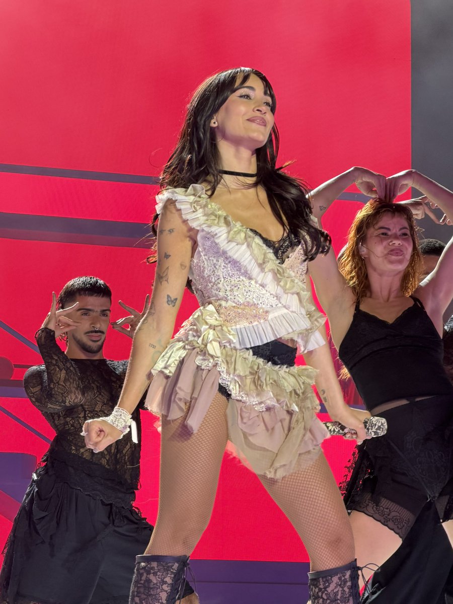 𝒍𝒆𝒕𝒕𝒕𝒊; ♡ SEEING ARIANA tweet media