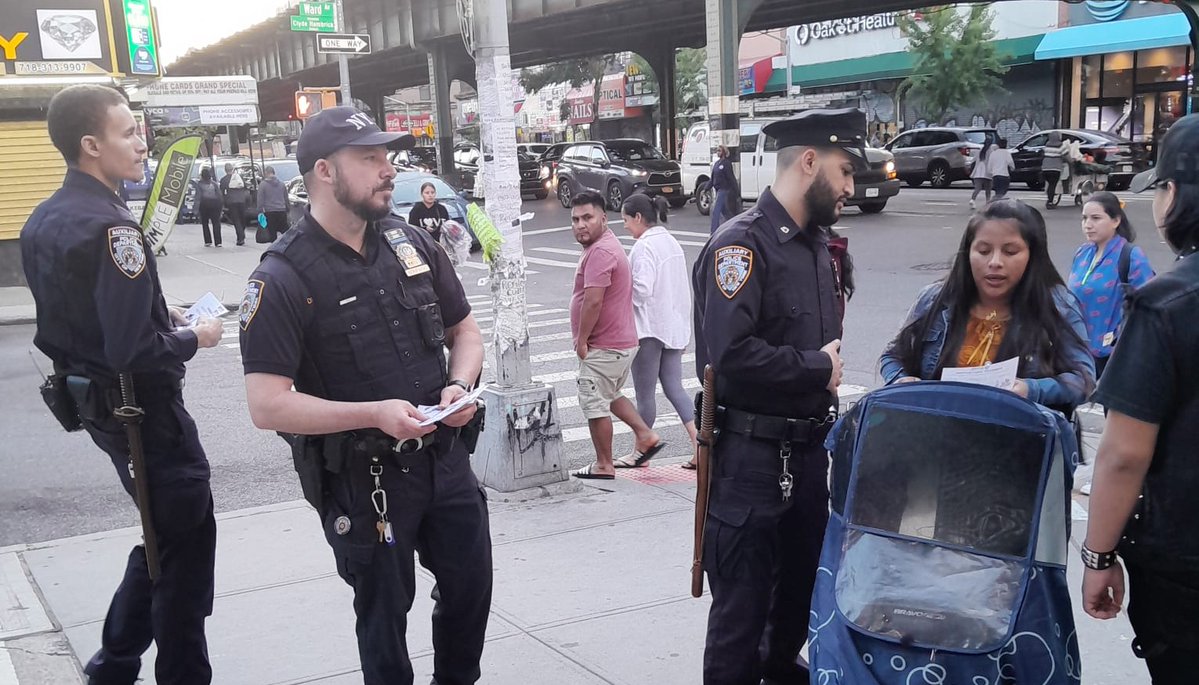 NYPD43Pct's tweet photo. Crime Prevention &amp; Auxiliary Officers reminding the community to keep their belongings hidden to help prevent robberies.
Keep phones &amp; jewelry out of sight.
Don't carry extra cash then what you'll need.
Keep headphones off to hear your surroundings.
Pay attention, be safe. https://t.co/Kfsj2ceXHN