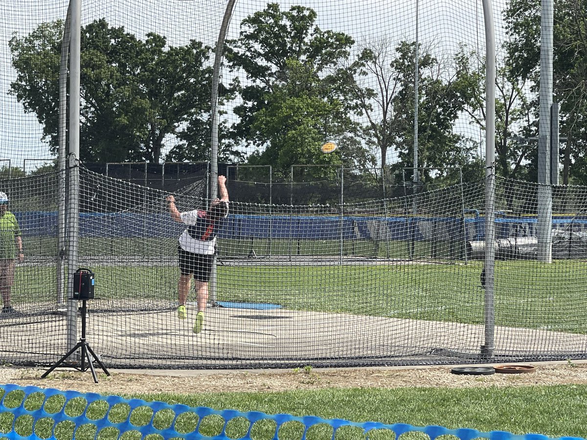 NNHS_Athletics_'s tweet photo. The Huskies are off to a strong start in Charleston with good performances in the Shot Put, Discus, and 4x100 Relay.

More events still to come. 

@NnhsTrack
@wachtel_nnhs @nnhsboosters

Driven to COMPETE https://t.co/omqbILUI4e