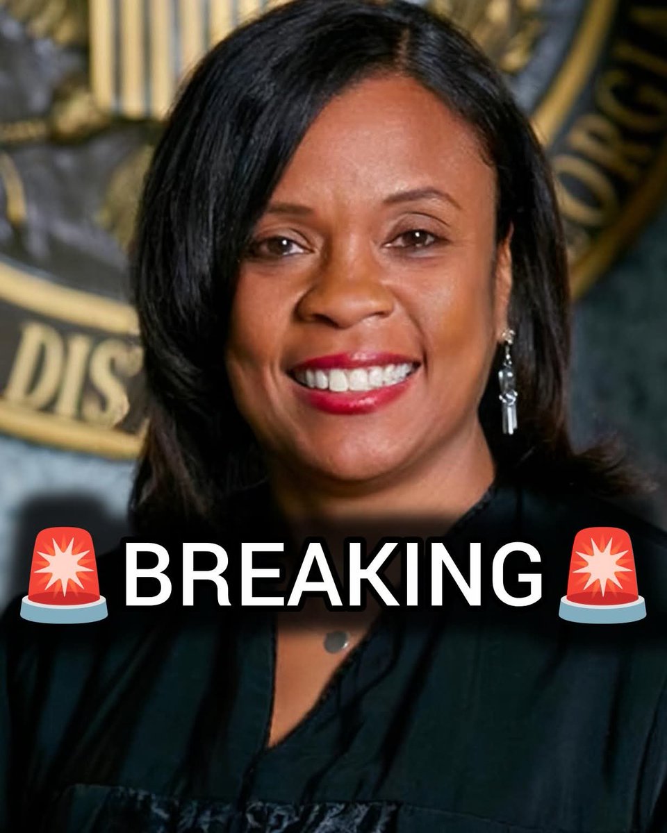 JamesGParkerJr1's tweet photo. Federal Judge Eleanor L. Ross — an 🖤"Obamaappointee"🖤, who presided over the tax evasion sentencing of reality star Todd Chrisley —privately reprimanded after judicial probe found she had loud sex in her chambers with a high-ranking law enforcement officer. https://t.co/BzjbTl0NXo