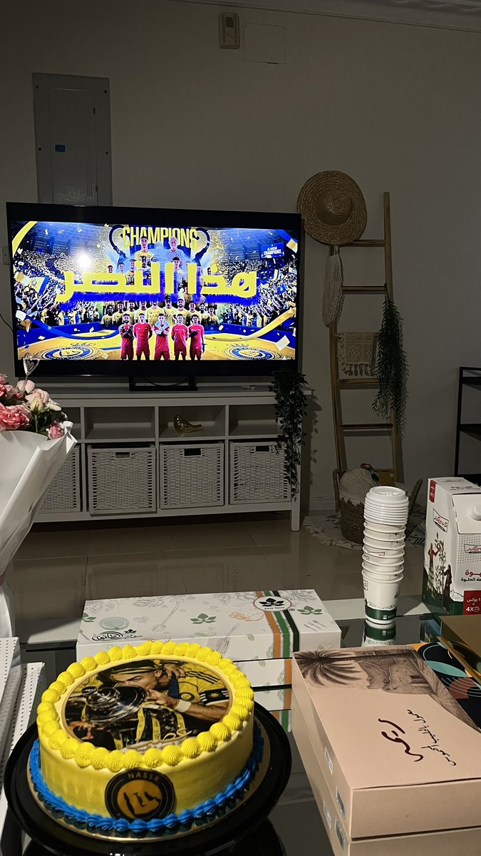 feb97ii's tweet photo. ينعاد عيدي معاك يا أجمل أعيادي💋💛.. https://t.co/V4NULGJs7i