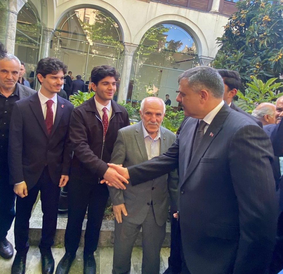 MustafaCanBALCI's tweet photo. 🇹🇷Birlik Vakfı Bayramlaşma Programımıza katılan Onursal MTTB Üyesi Sayın İçişleri Bakanımız @mustafaciftcitr ile bayramlaştık. Ayağınıza, yüreğinize sağlık Sayın Bakanım… https://t.co/p0lZzJWec5
