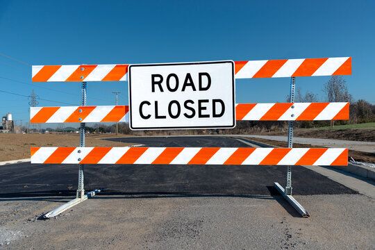 LogisticsLounge's tweet photo. INTERSTATE CONSTRUCTION CLOSURES!!!

2 major interstates will close for months, leading to rerouting or CMV traffic. 

News sourced from Trucking News Hub.
Courtesy of CDL-Life &amp; Overdrive Magazine

Article links in comments https://t.co/zTqP6j9Oae