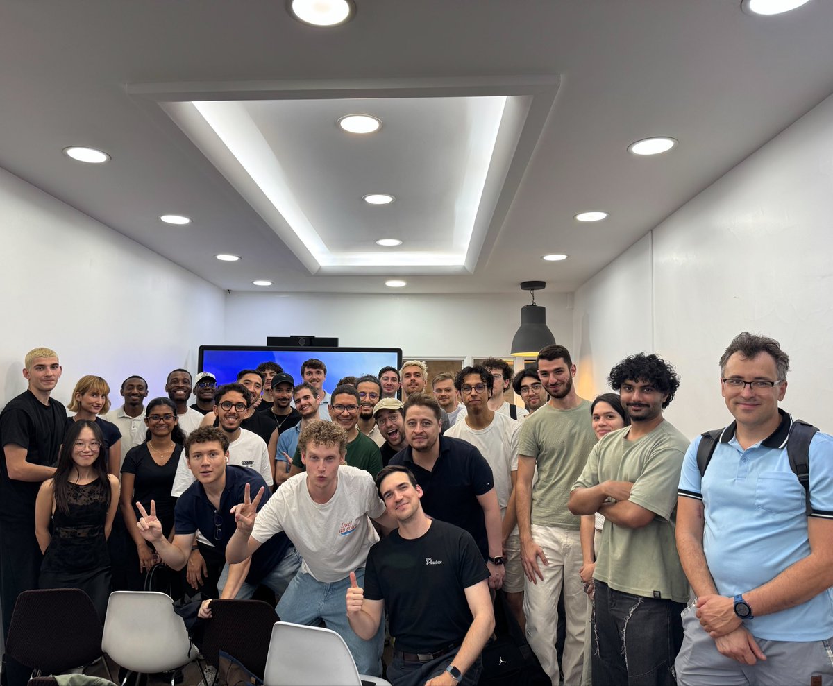 borvibe's tweet photo. First Paris Codex Community Meetup is a wrap! 

Thanks everyone for showing up and sharing your demos 💯💫 https://t.co/gvHB6r6N8e
