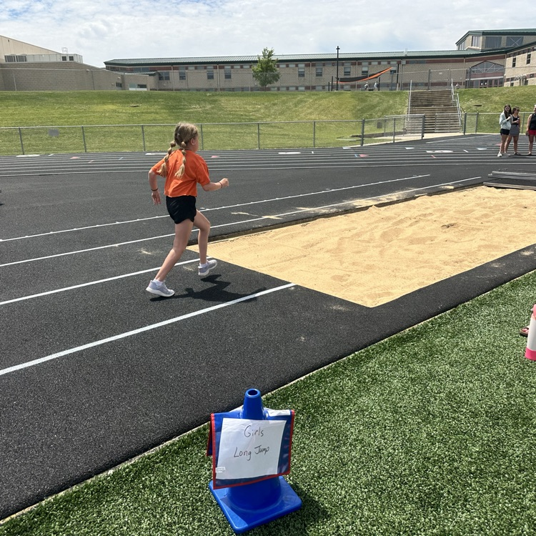 SolonCSD's tweet photo. Great day for track &amp; field! ☀️ 

Thank you, Mr. Williams for organizing and leading such a seamless, enjoyable day!! 👏 

Thank you parents for your help and support! 🧡🖤 https://t.co/ildoiApPV8