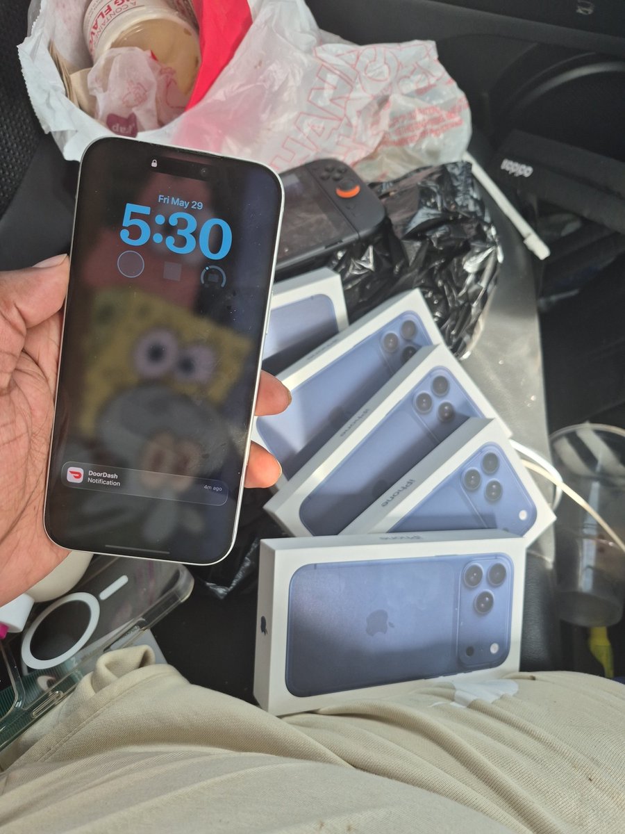 fatpablo1300's tweet photo. Life on the road https://t.co/tQ3QjXRWu4