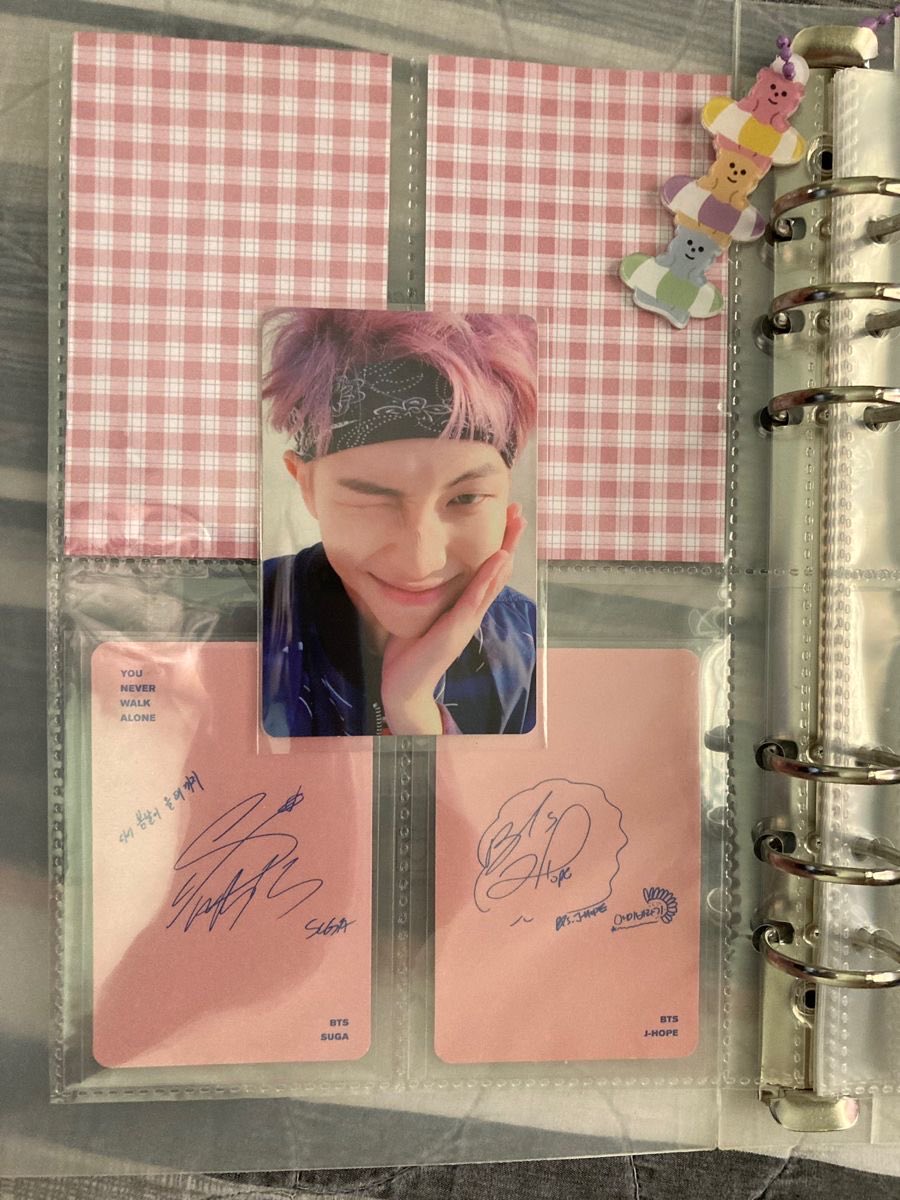 Gece7bts's tweet photo. Ynwa namu pc arıyorum elinde olup satmak isteyen🥲 
bts satis bts satış https://t.co/mNZw0WBr2E