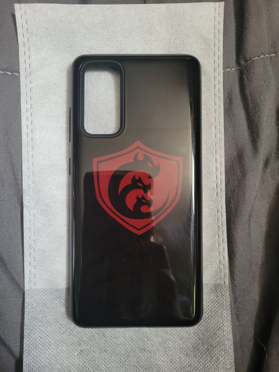 PaygeWriter's tweet photo. Just got my phone case! Literally obsessed ♡
I plan to get the Kade hoddie and stickers (if I had wall space, I also get the poster, but I sadly do not lol) #freakshowrp #rexiipher @rexiipher https://t.co/ATh1kmkWtX