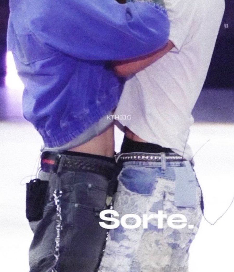 _samless's tweet photo. Hell... This is so hot https://t.co/9VozRDNzm0